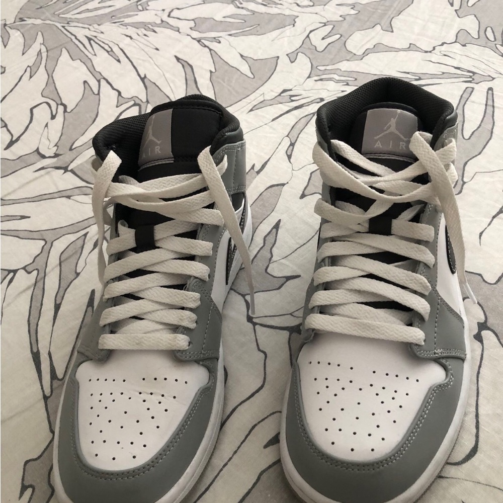 Nike Air Jordan 1 Mid